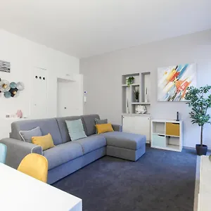 Modern Close To Shopping District Appartamento Milano